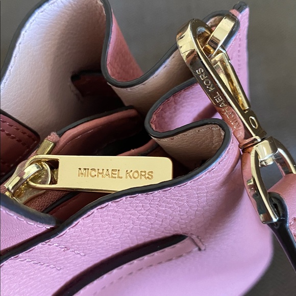 SOLD!Michael Kors Emilia Small Pebbled Leather Satchel Bag in Rose, Retails $498 - Picture 7 of 17